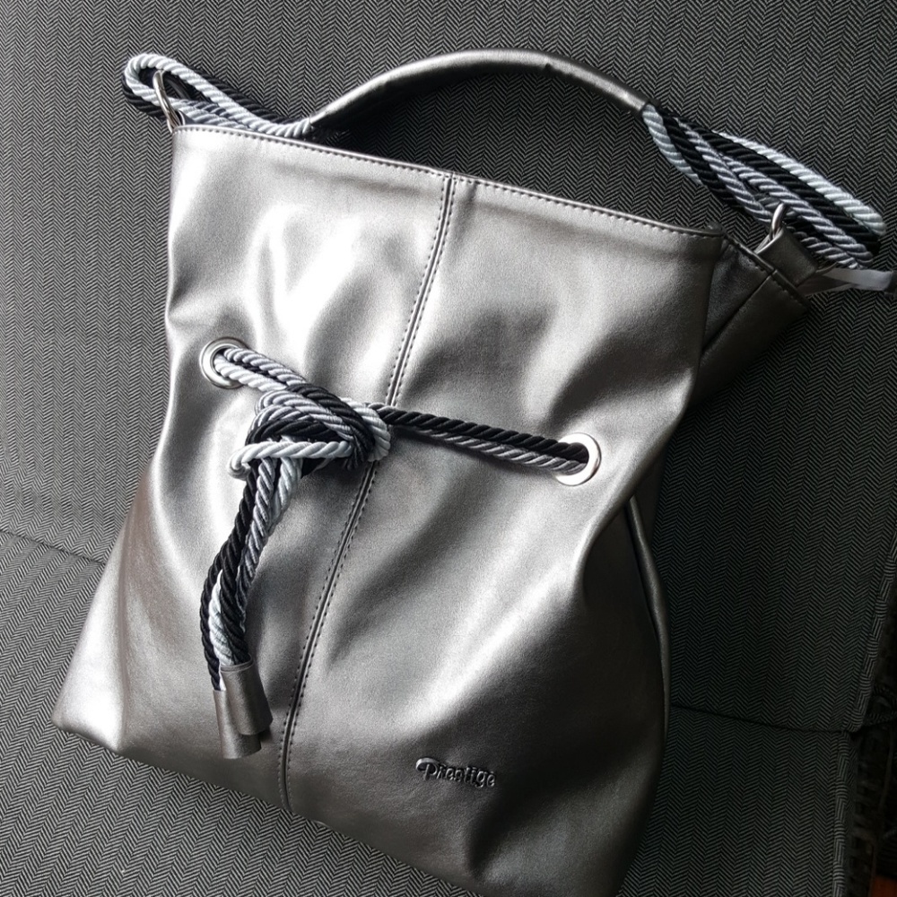 Hand bag